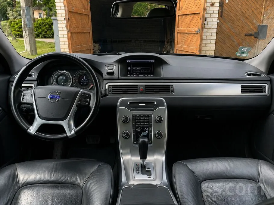 Volvo V70 2012 photo 4