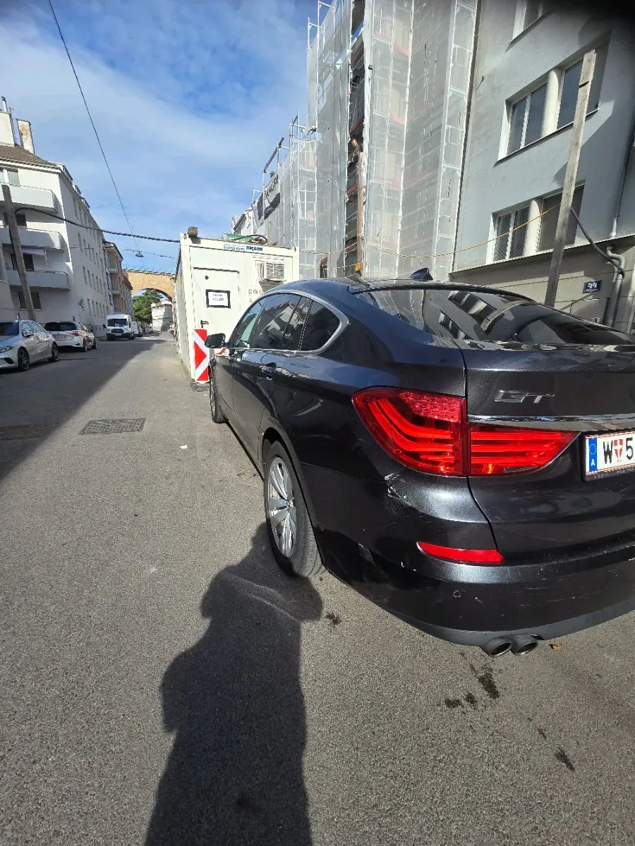 BMW 5 Series 2010 photo 3