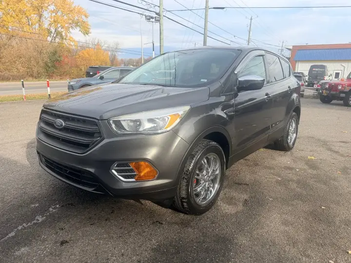 Ford Escape 2017 photo 2