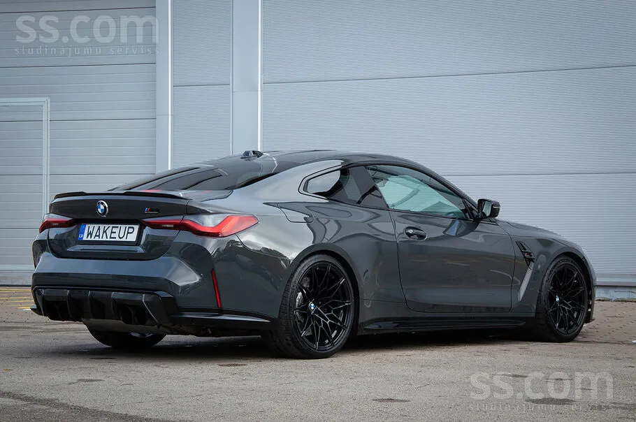 BMW M4 2024 photo 3