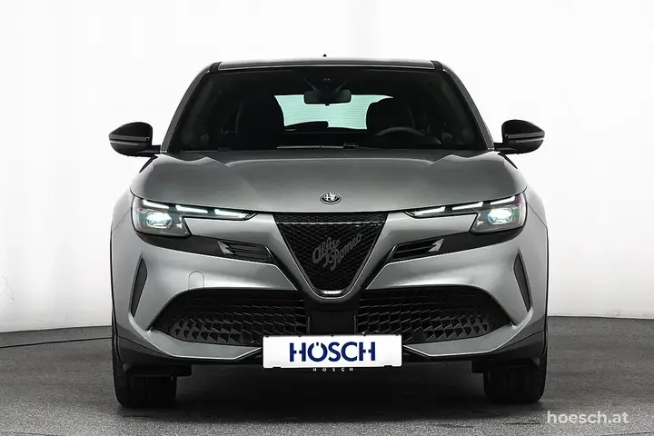 Alfa Romeo Junior 2025 photo 2