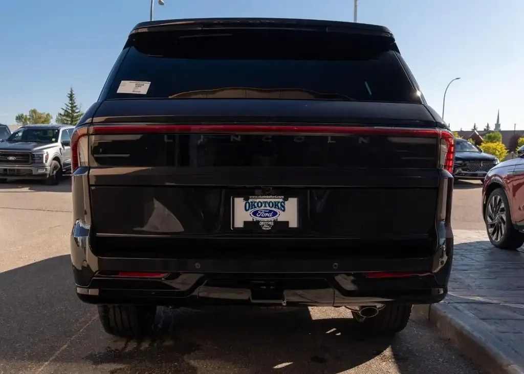 Lincoln Navigator 2027 photo 3