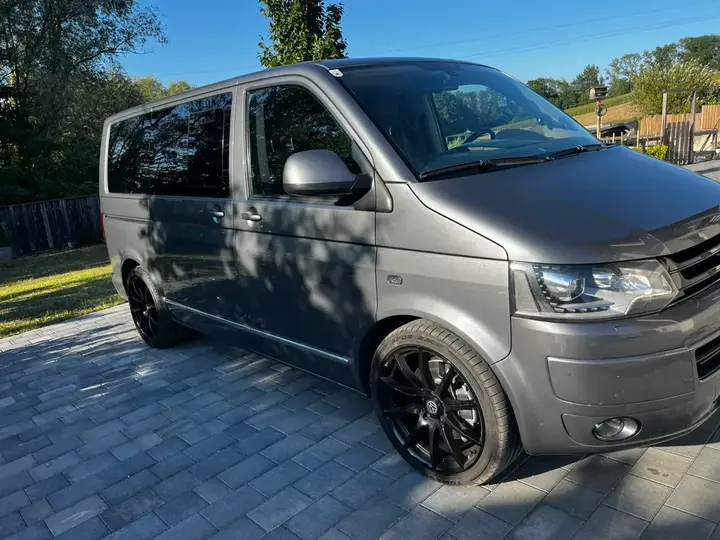 Volkswagen T5 Multivan 2012 photo 3