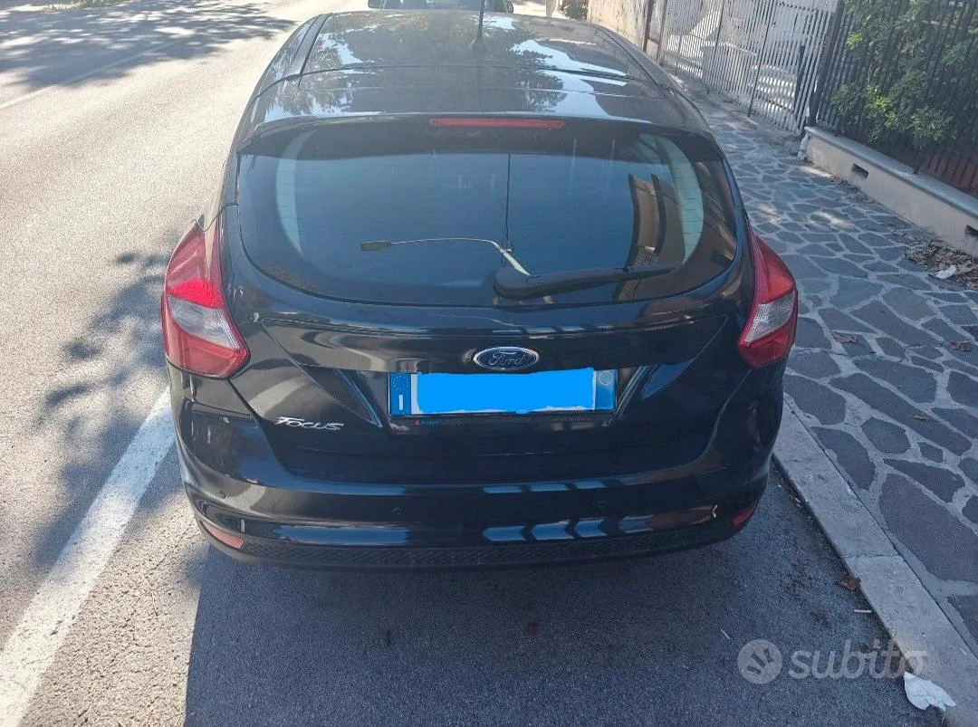 Ford Focus 2012 photo 2