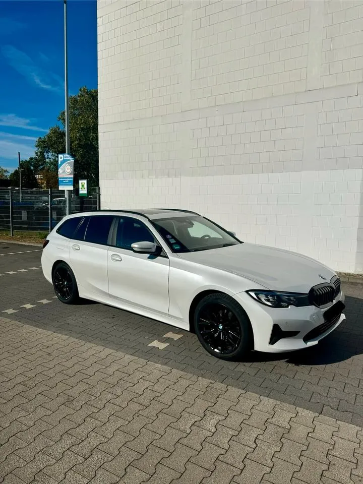 BMW 320I