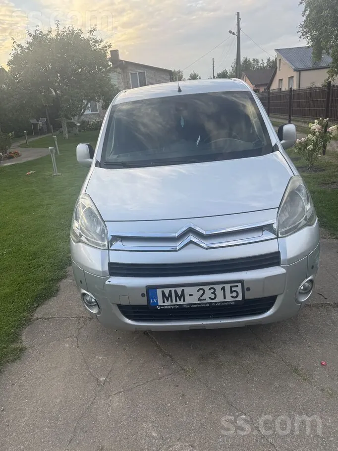 Citroen Berlingo 2010 photo 2