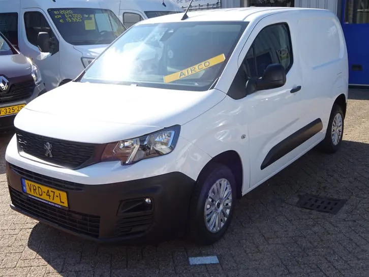 Peugeot Partner 2022 photo 2