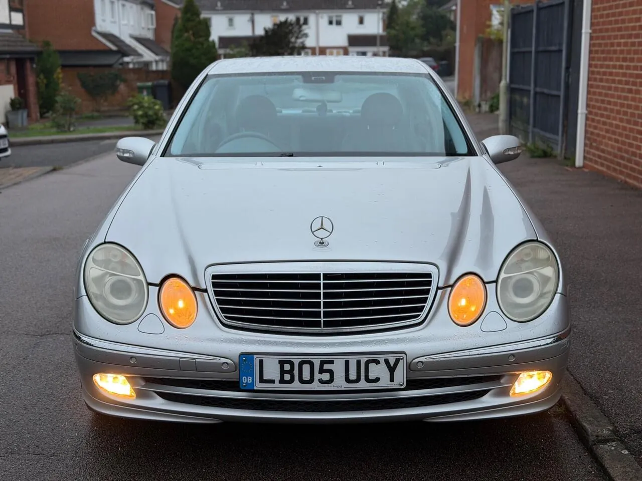 Mercedes-Benz E-Class 2005 photo 2