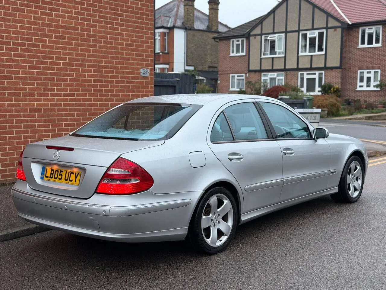 Mercedes-Benz E-Class 2005 photo 3