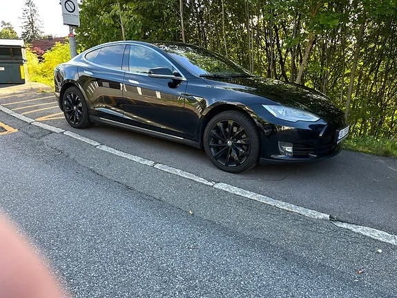 Tesla Model S 2015 photo 2
