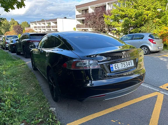 Tesla Model S 2015 photo 4
