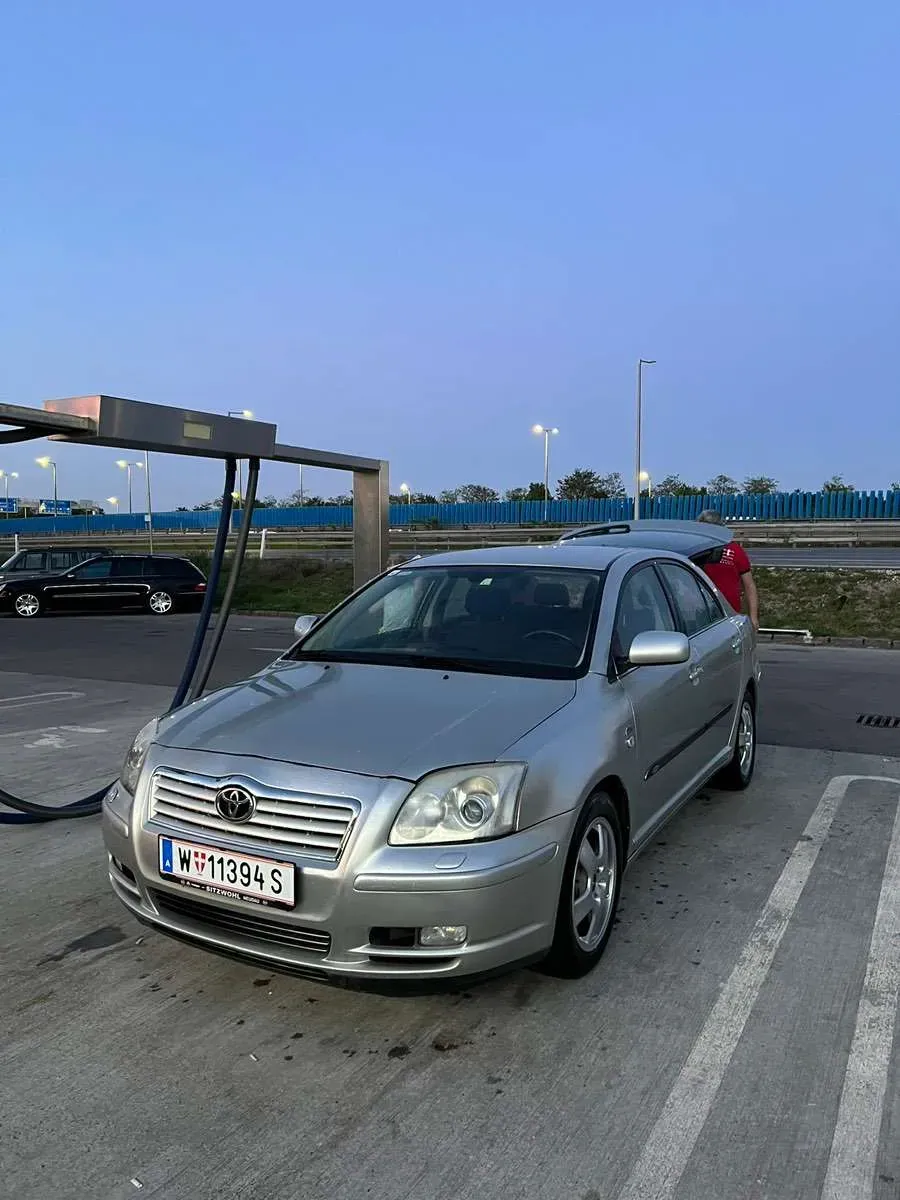 Toyota Avensis 2005 photo 2