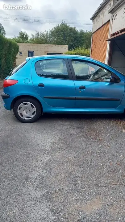 Peugeot 206 2001 photo 2