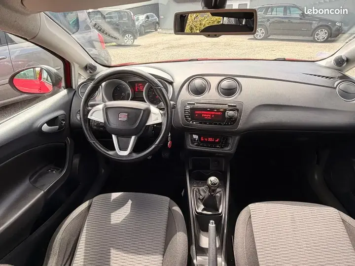 Seat Ibiza 2011 photo 4