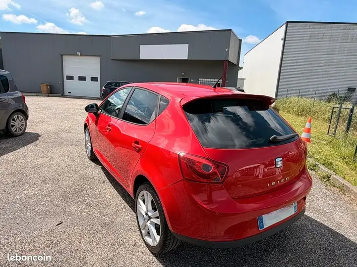 Seat Ibiza 2011 photo 3
