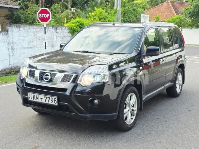 Nissan X-Trail 2013 photo 2