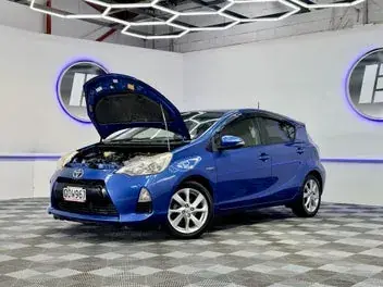 Toyota Aqua 2012 photo 4