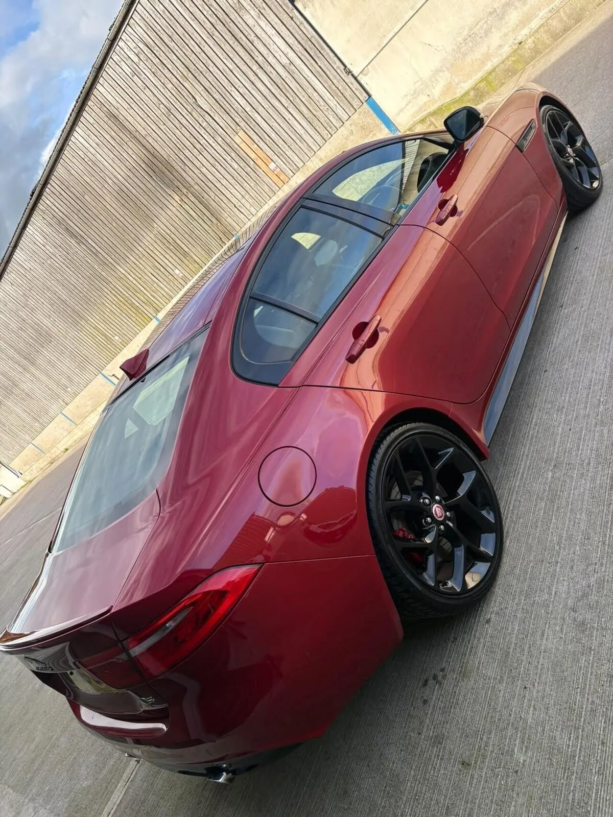 Jaguar Xe 2015 photo 3