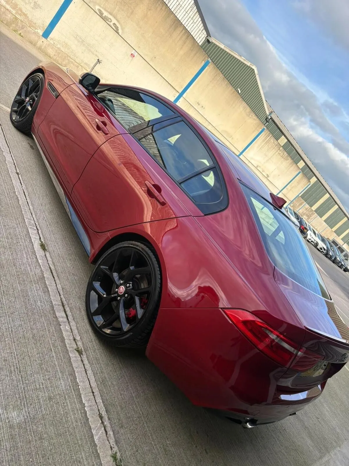 Jaguar Xe 2015 photo 4