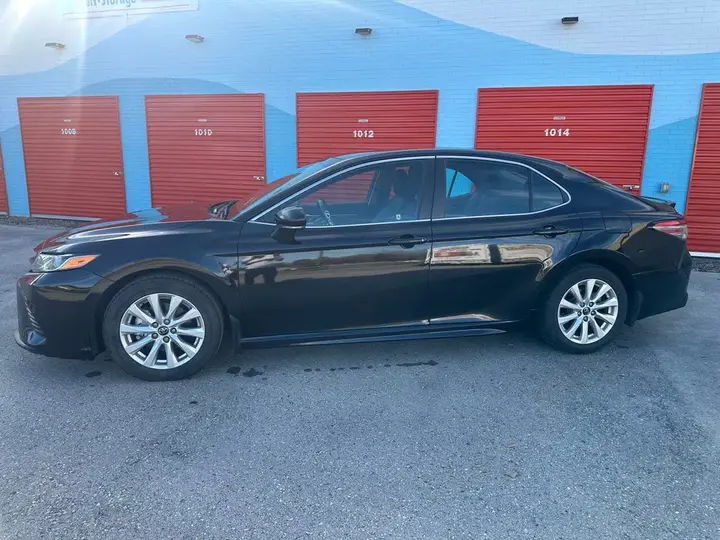Toyota Camry 2018 photo 2