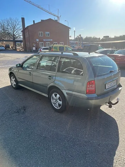 Skoda Octavia 2002 photo 3