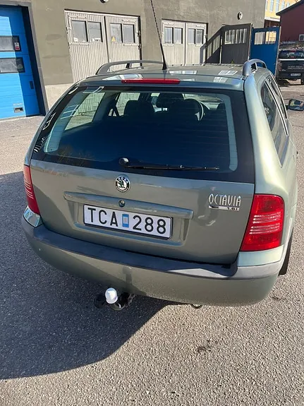 Skoda Octavia 2002 photo 2