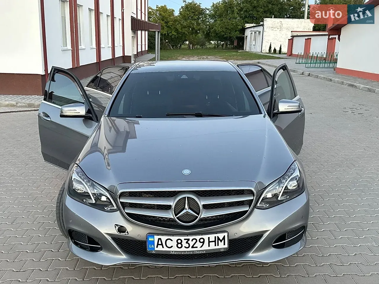 Mercedes-Benz E-Class 2014 photo 2