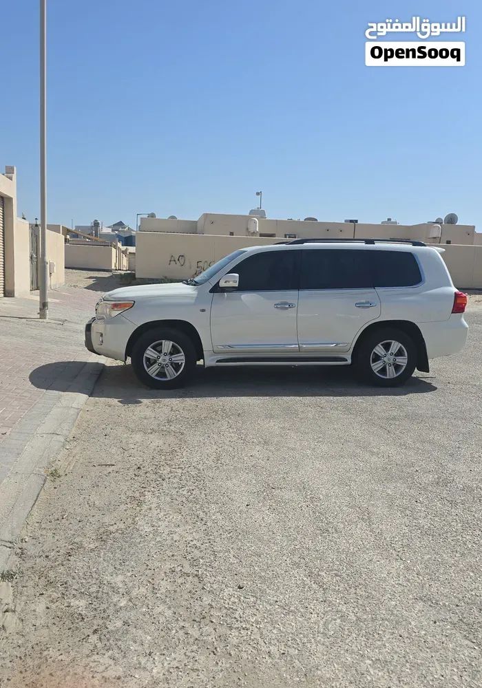 Toyota Land Cruiser 2010 photo 3