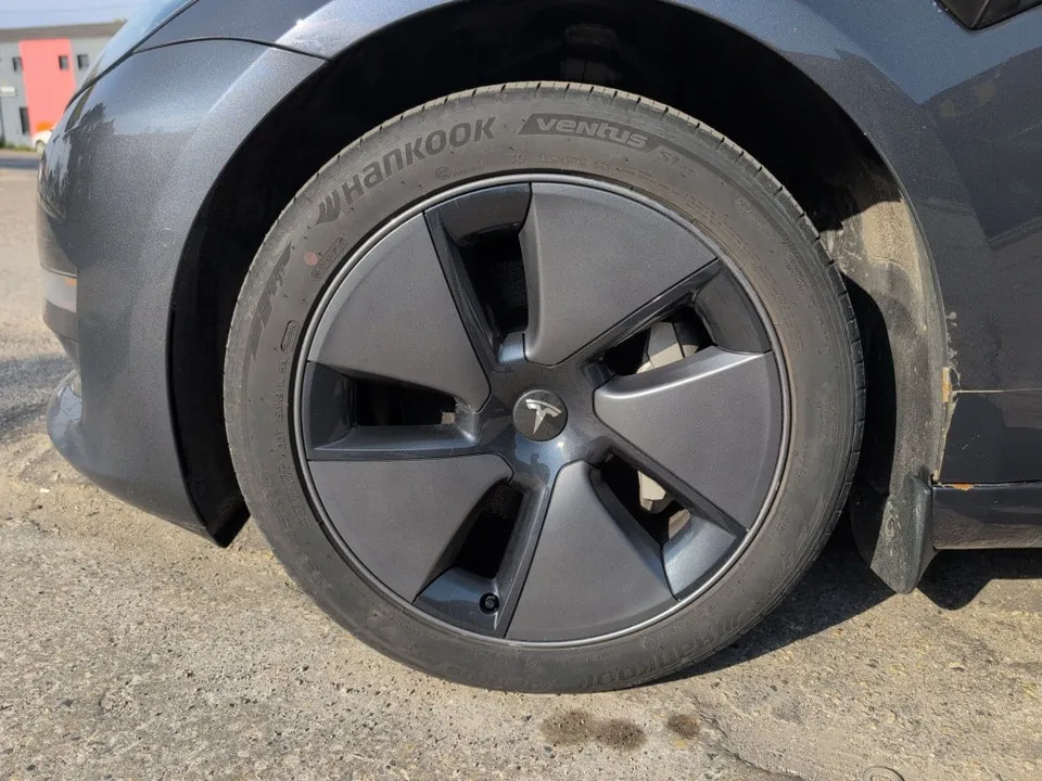 Tesla Model 3 2022 photo 2