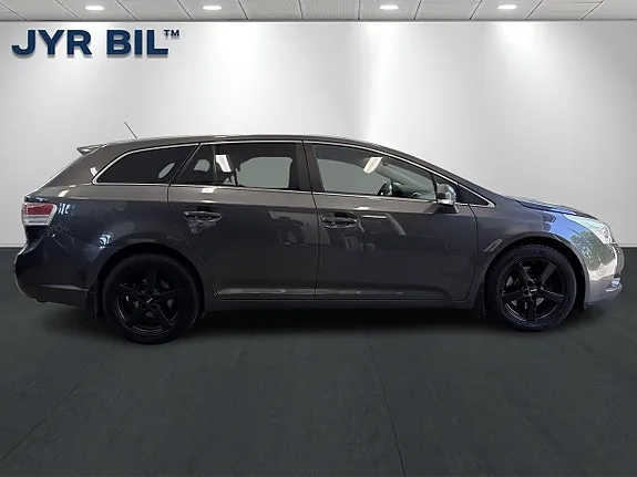 Toyota Avensis 2009 photo 2