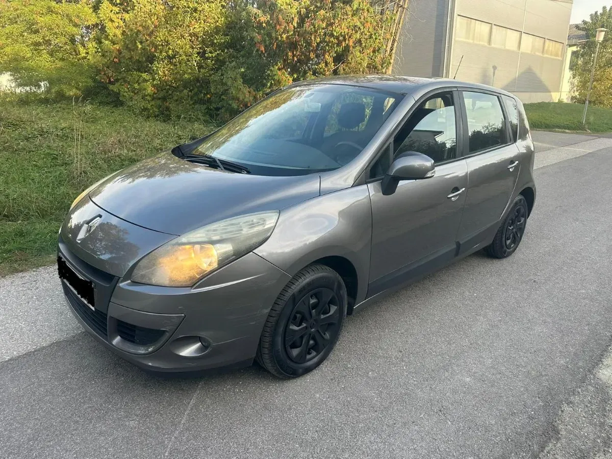 Renault Scenic 2011 photo 2