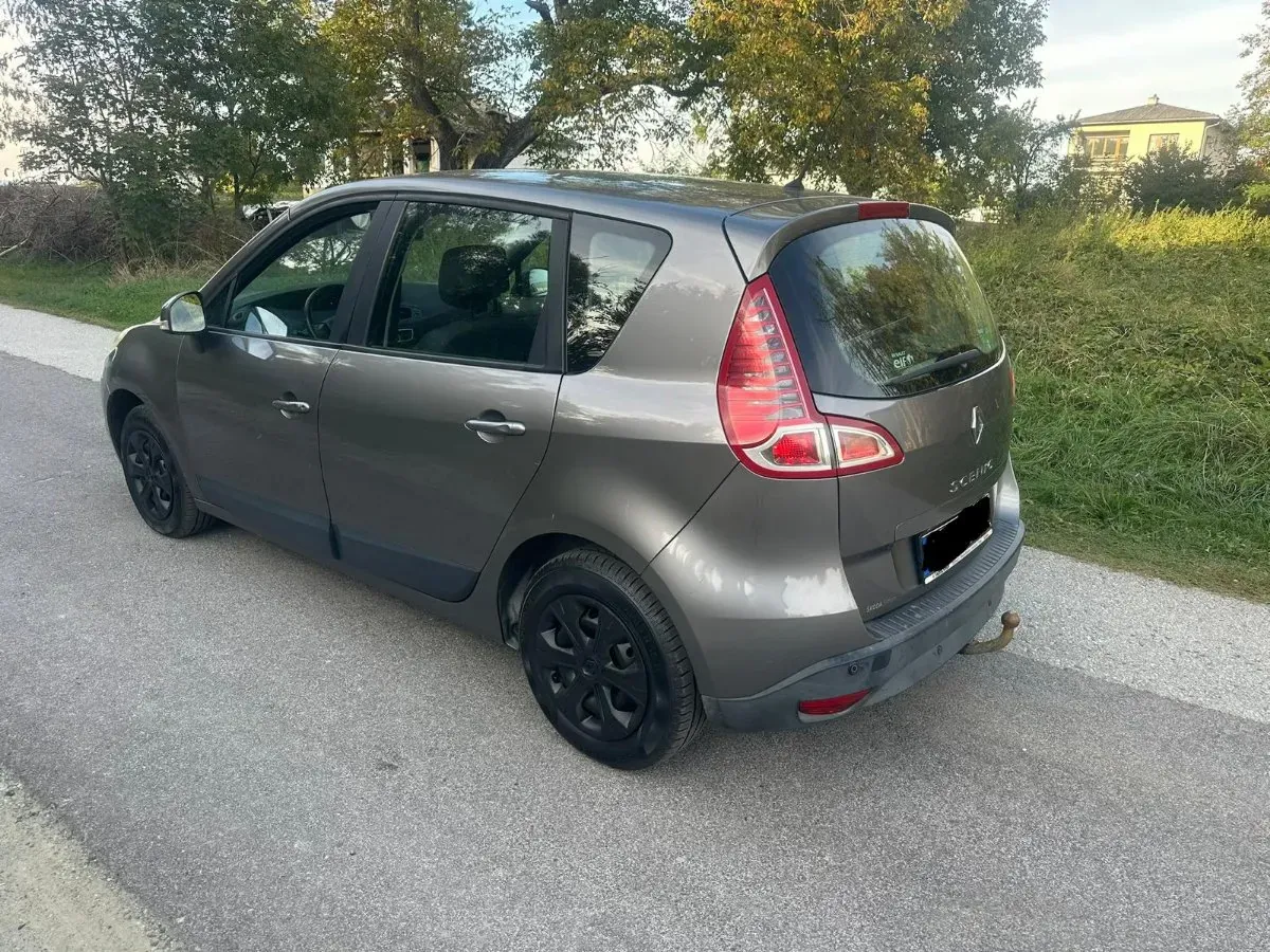 Renault Scenic 2011 photo 3