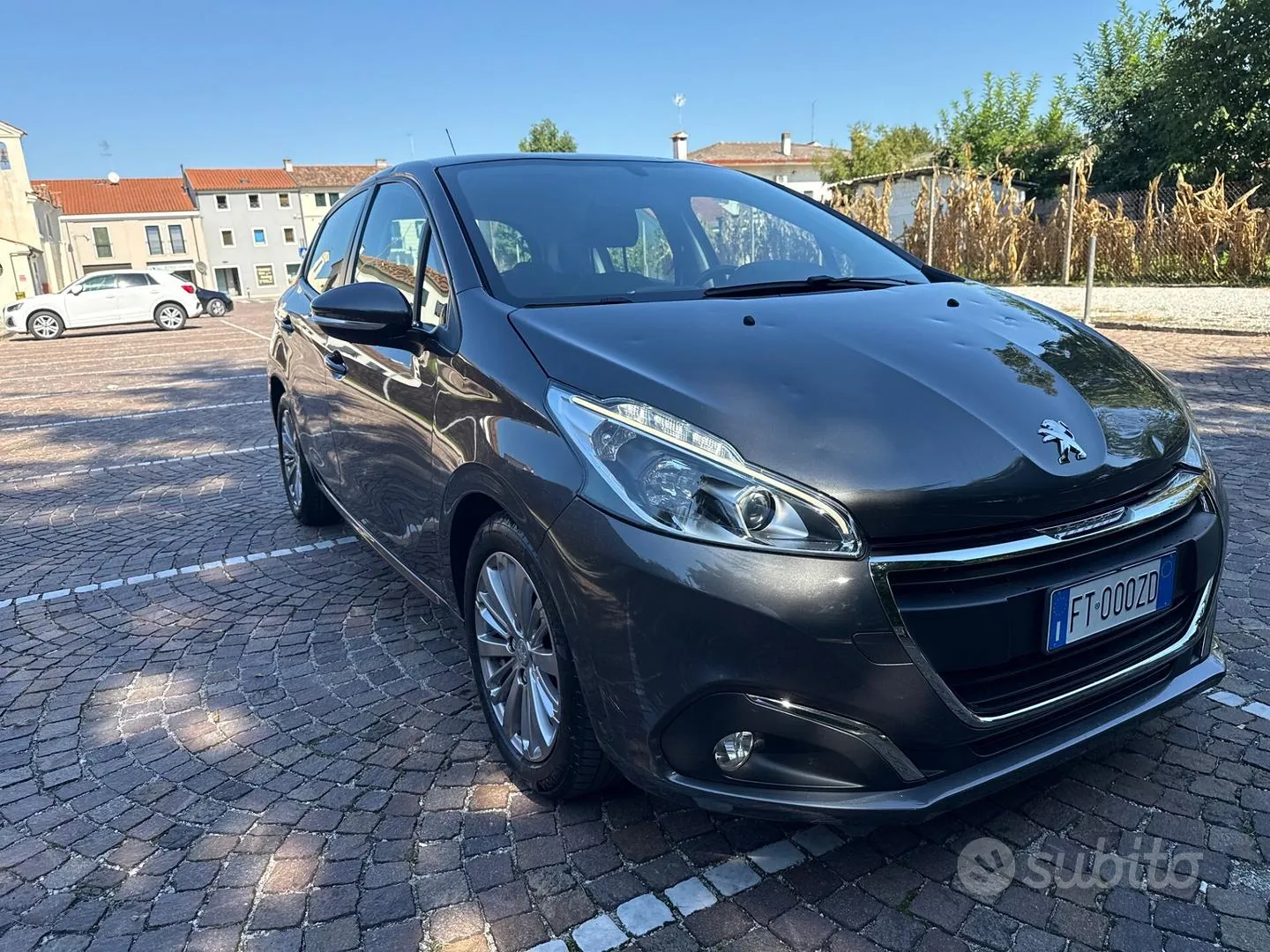 Peugeot 208 2019 photo 3