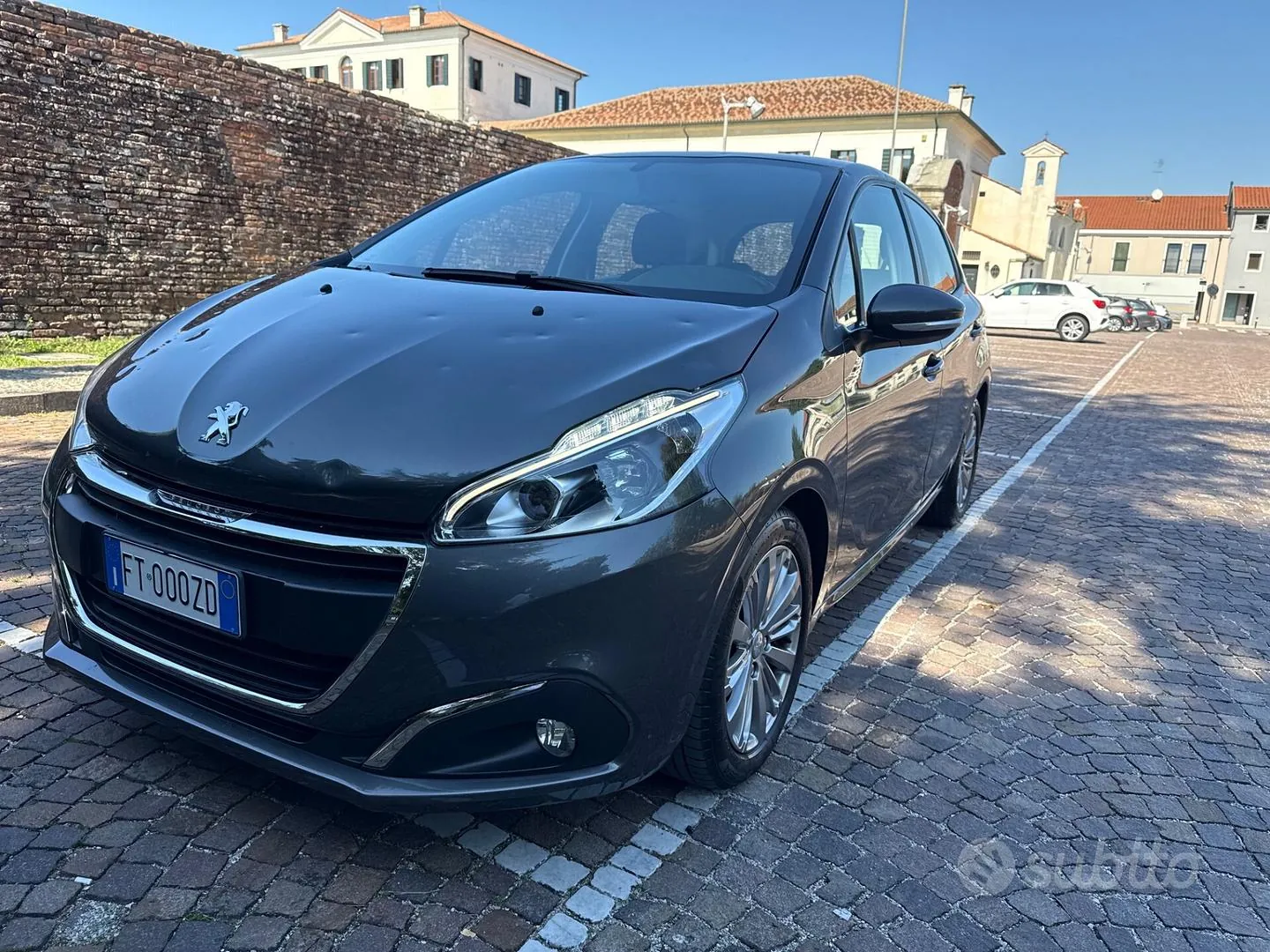 Peugeot 208 2019 photo 2