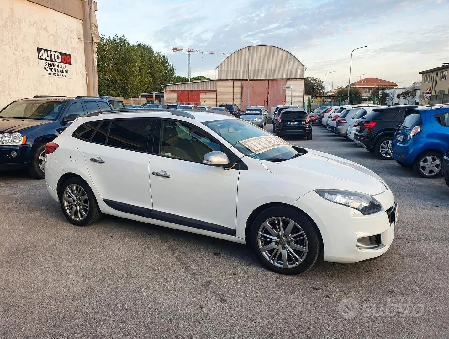 Renault Megane 2011 photo 2