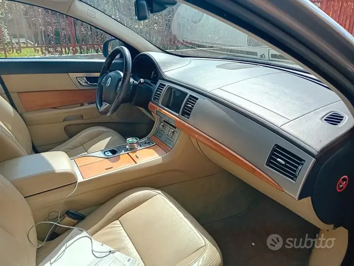 Jaguar Xf 2009 photo 4