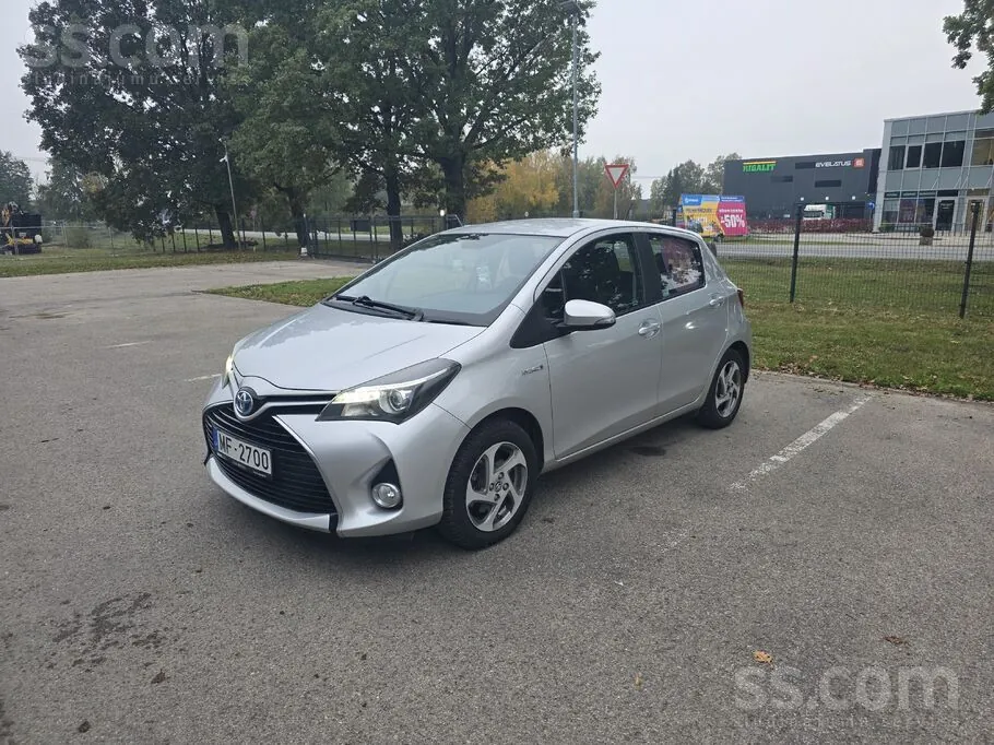 Toyota Yaris 2015 photo 2