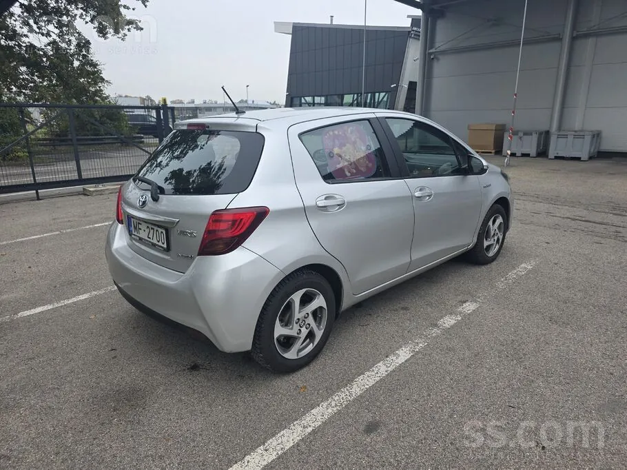 Toyota Yaris 2015 photo 5