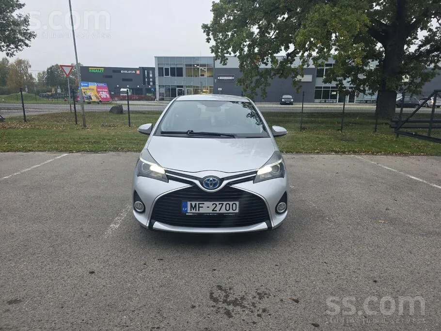 Toyota Yaris 2015 photo 3