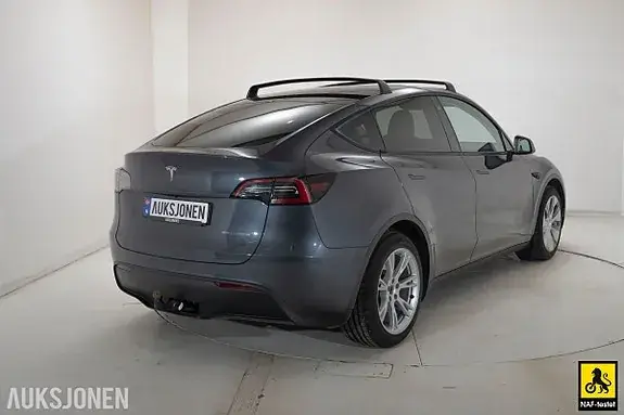 Tesla Model Y 2023 photo 4
