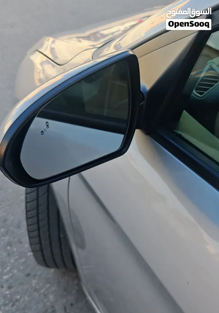 Hyundai Elantra 2019 photo 2