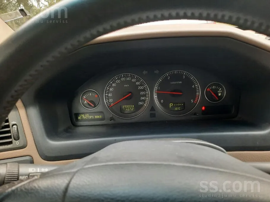 Volvo V70 2003 photo 2