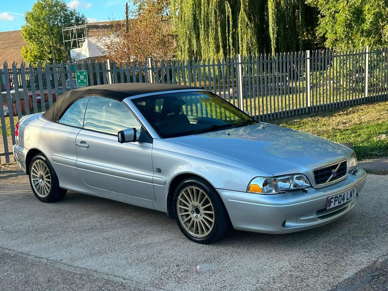 Volvo C70 2004 photo 2