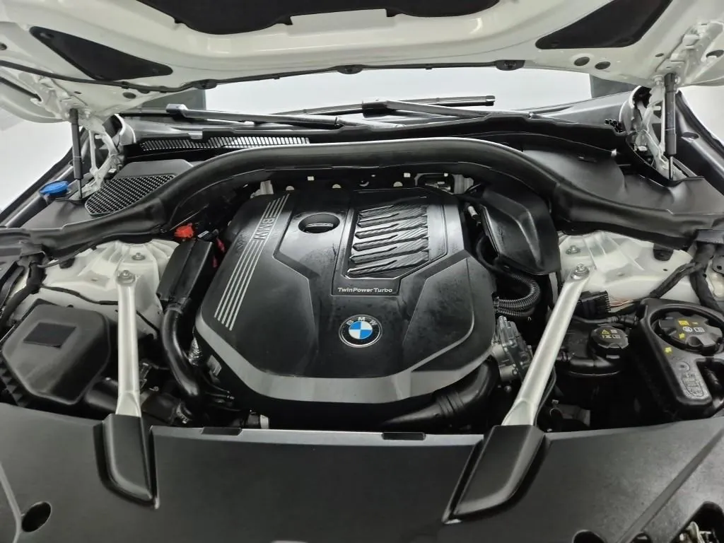 BMW 6 Series Gran Turismo 2024 photo 5