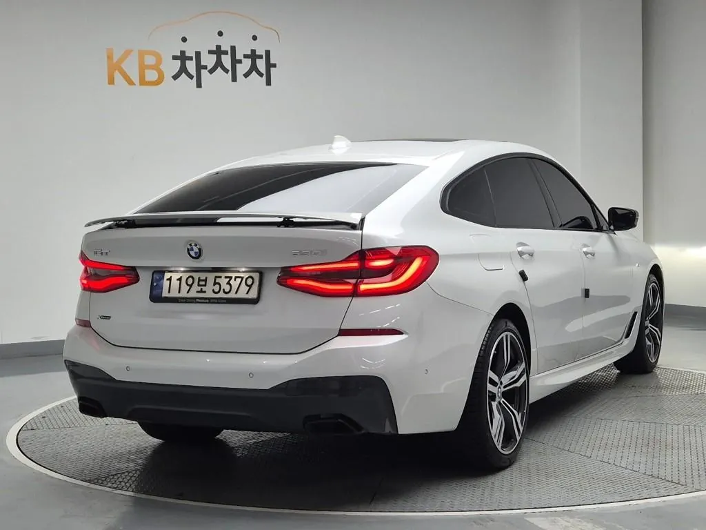 BMW 6 Series Gran Turismo 2024 photo 3
