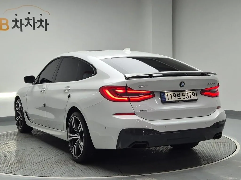 BMW 6 Series Gran Turismo 2024 photo 2