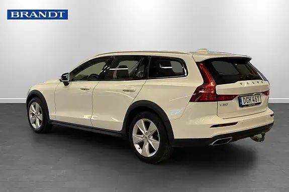 Volvo V60 Cross Country 2020 photo 2