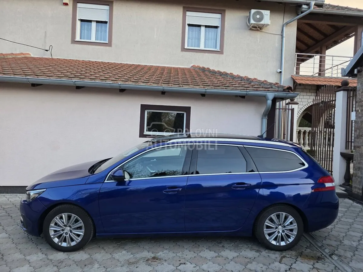 Peugeot 308 2019 photo 2