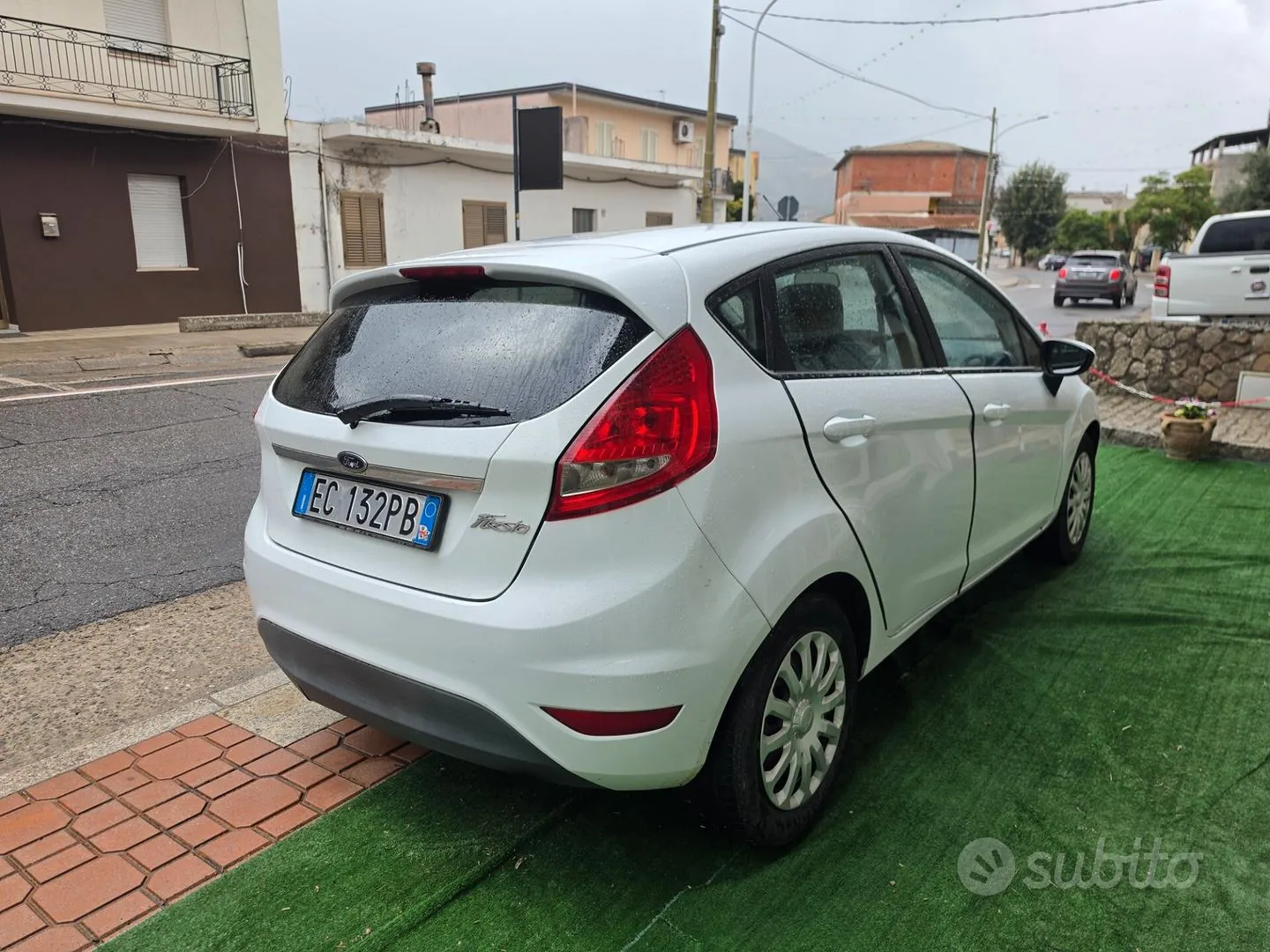 Ford Fiesta 2010 photo 3