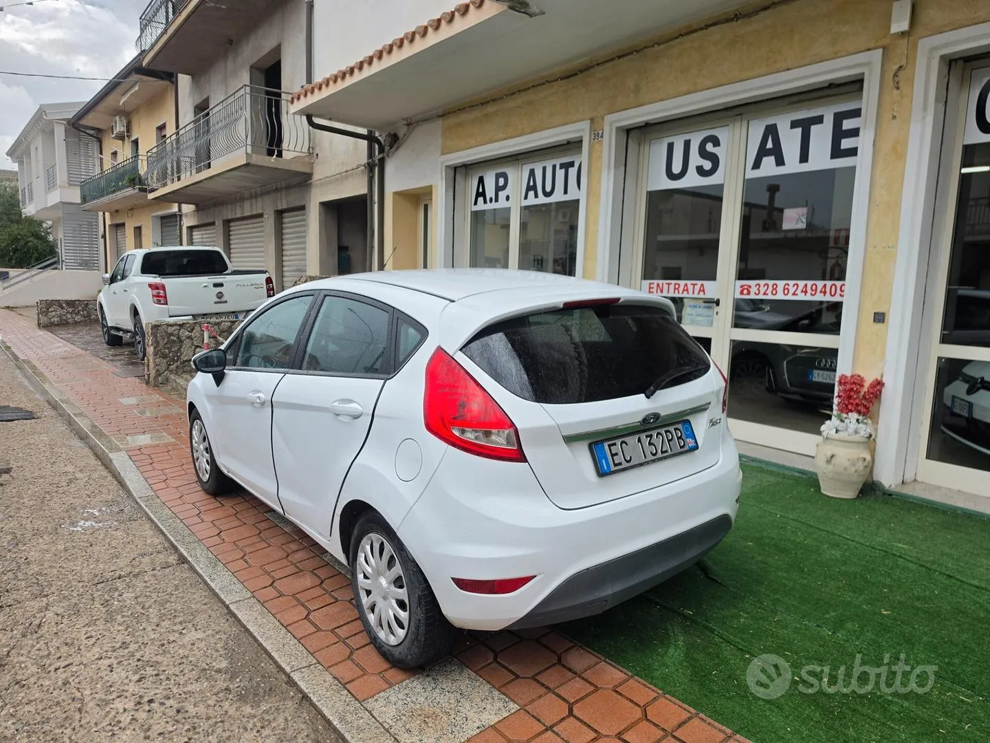 Ford Fiesta 2010 photo 2